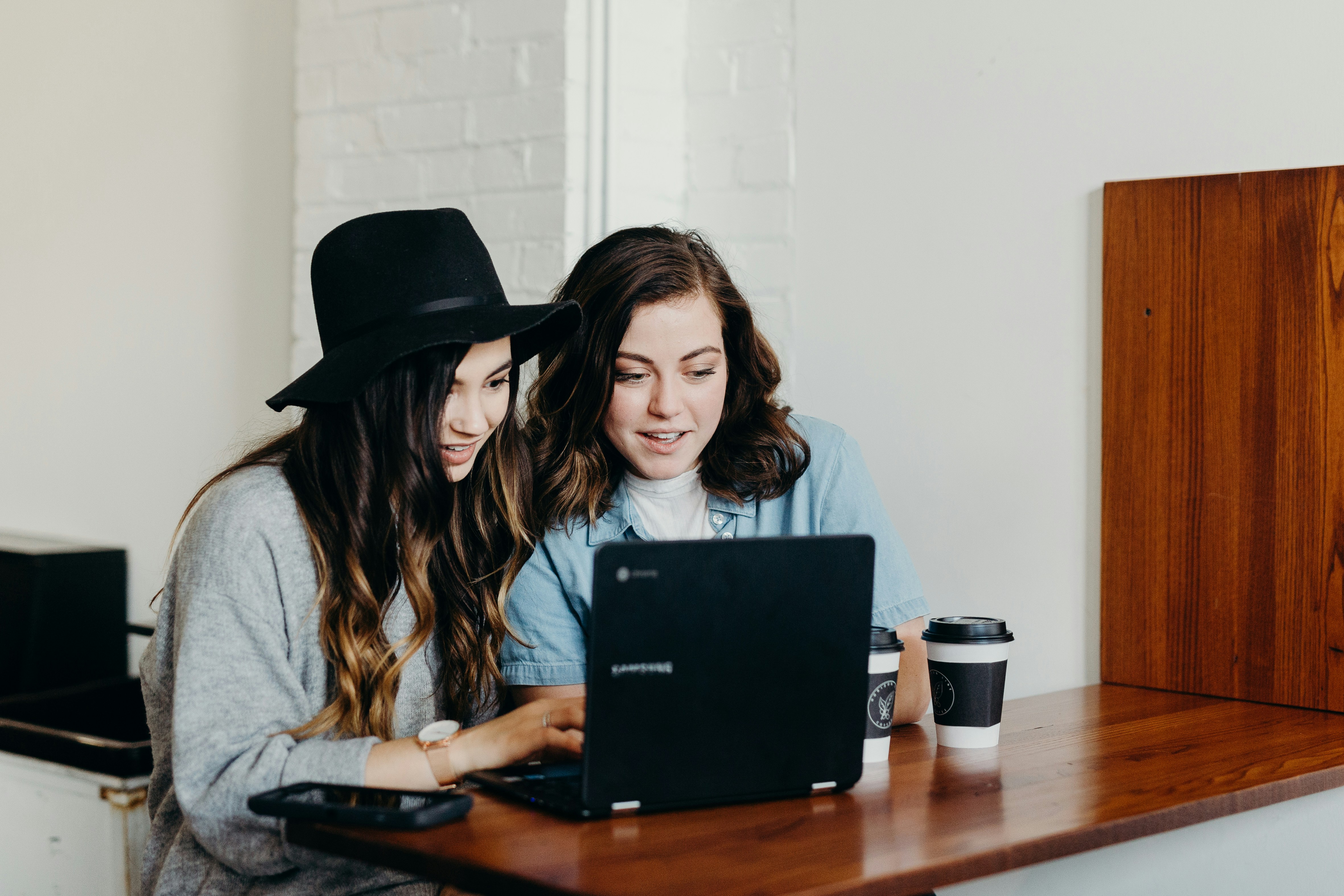 10 Fully Funded Scholarships for International Students in 2025 — From Undergraduate to Postgraduate