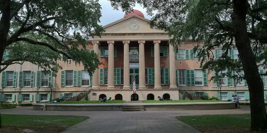 UNIVERSITY OF CHARLESTON (UC, UCWV)